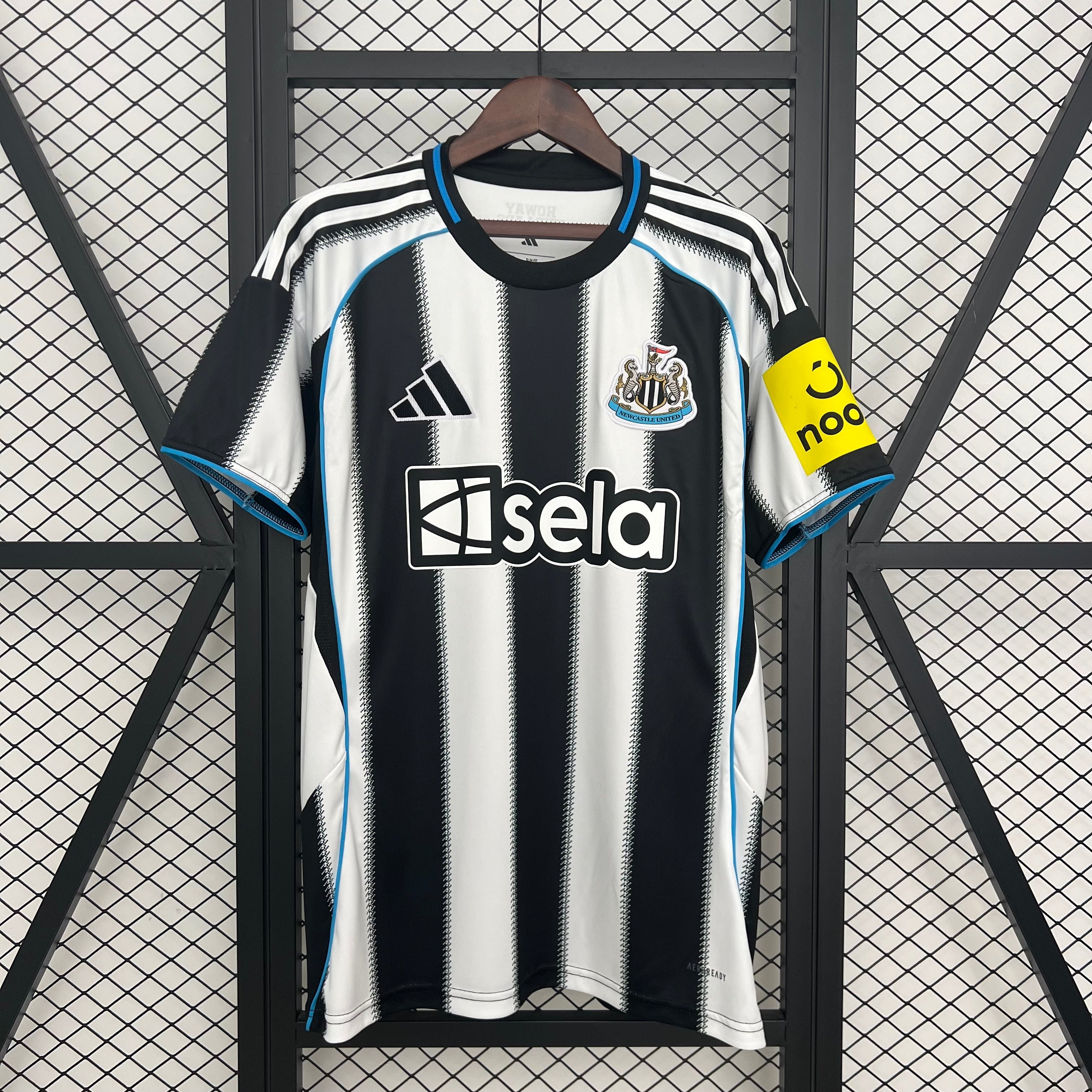 NewCastle Titular 25-26